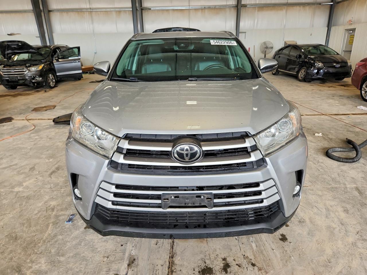 2017 Toyota Highlander Xle - Image 5