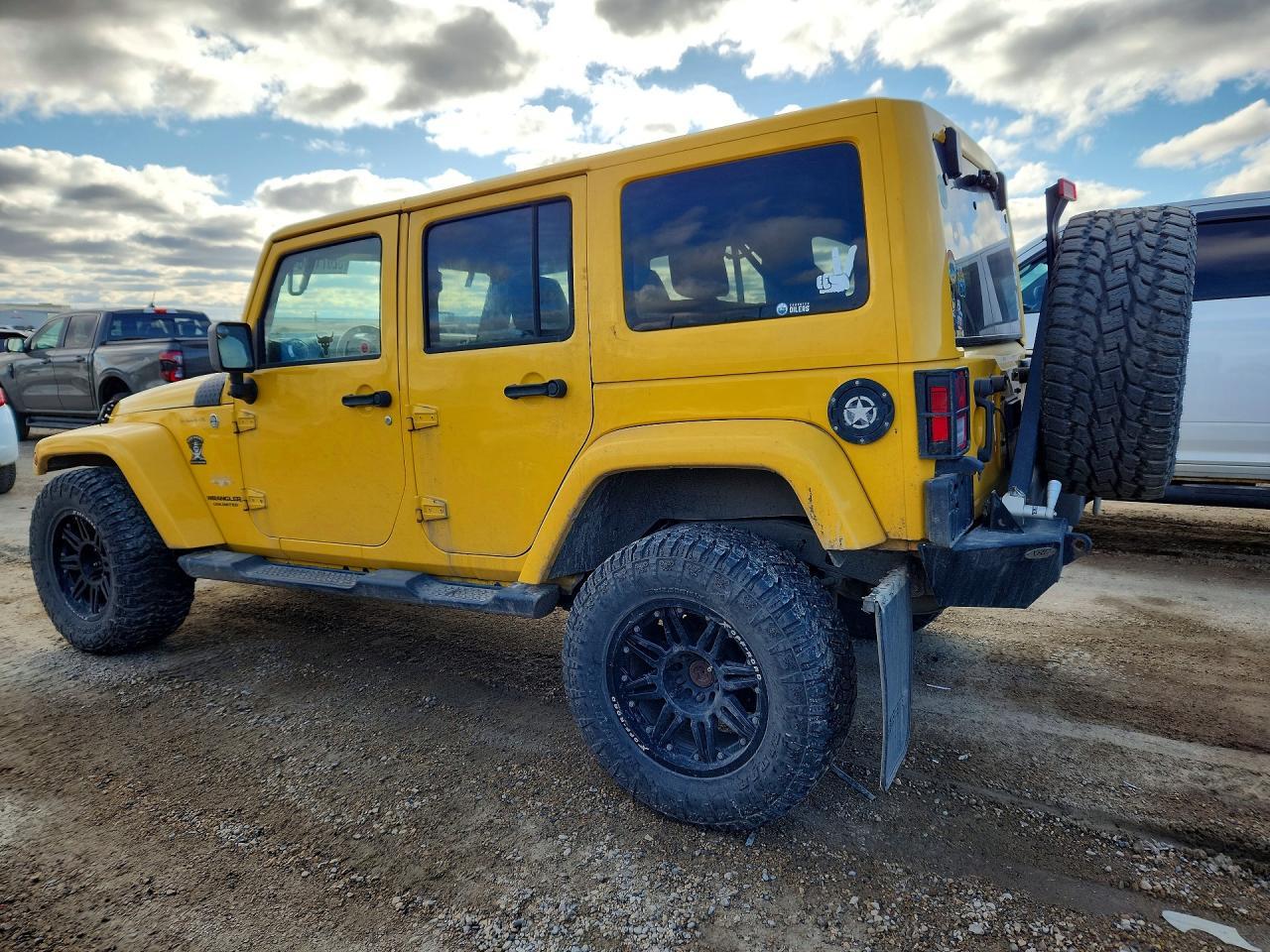 2015 Jeep Wrangler Unlimited Sahara - Image 2