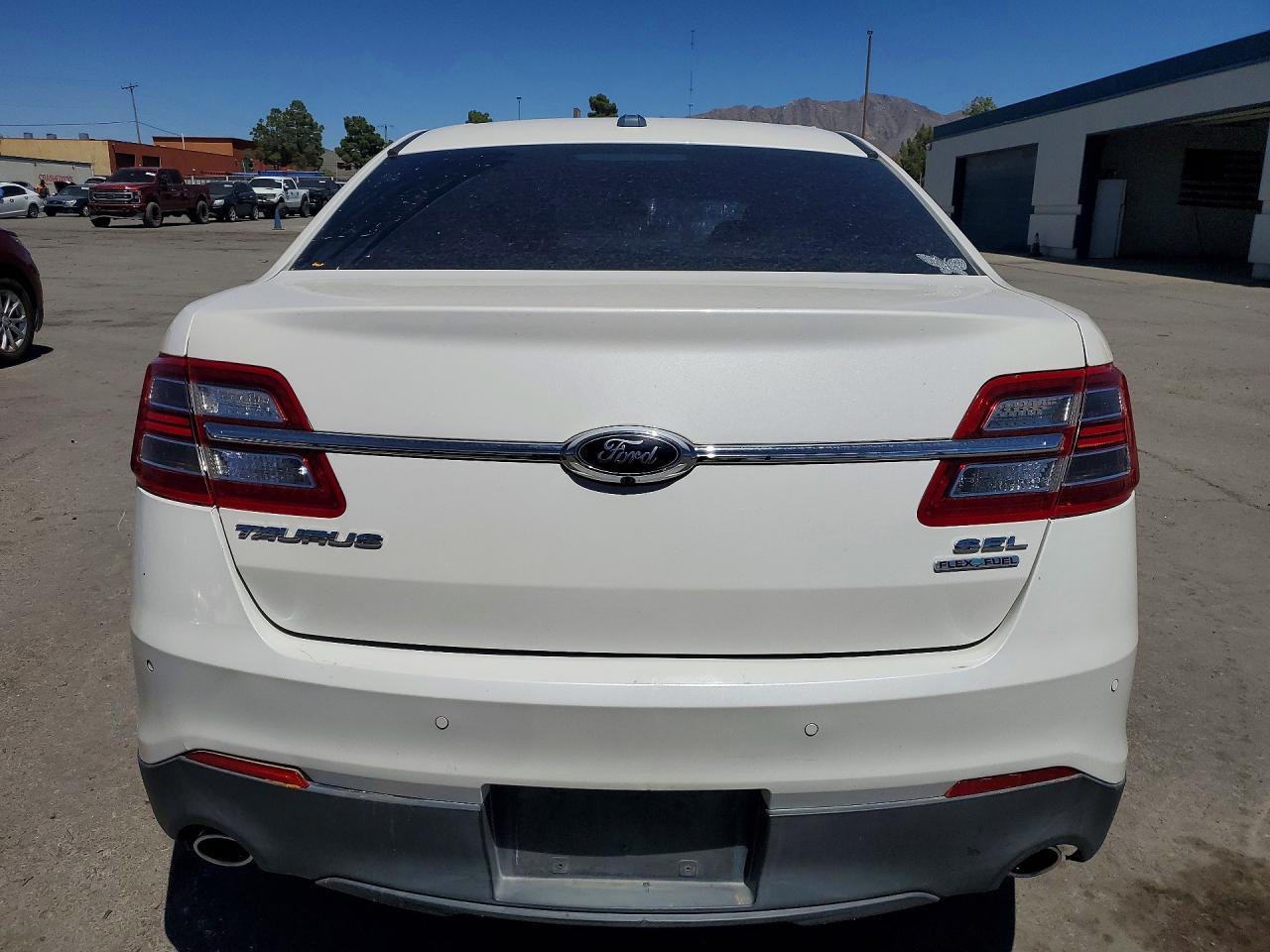 2015 Ford Taurus Sel - Фото 6