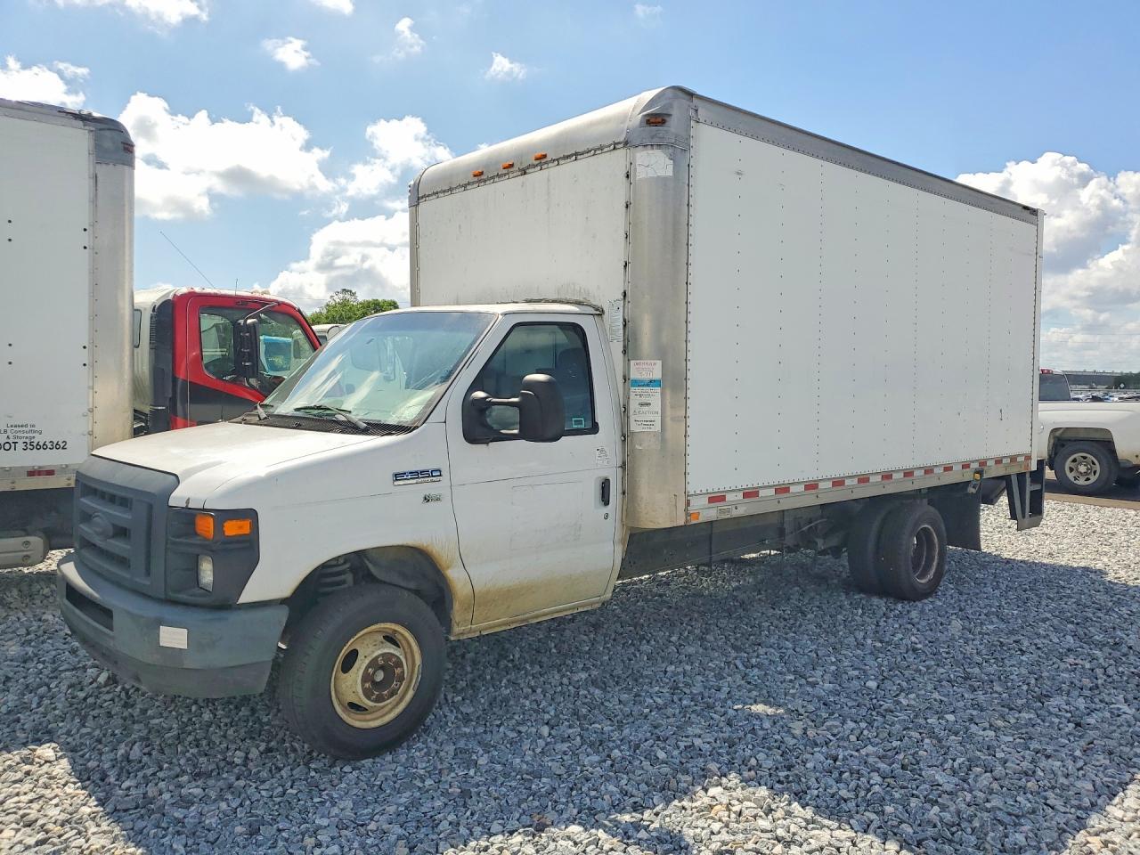 2016 Ford E350 Box Truck