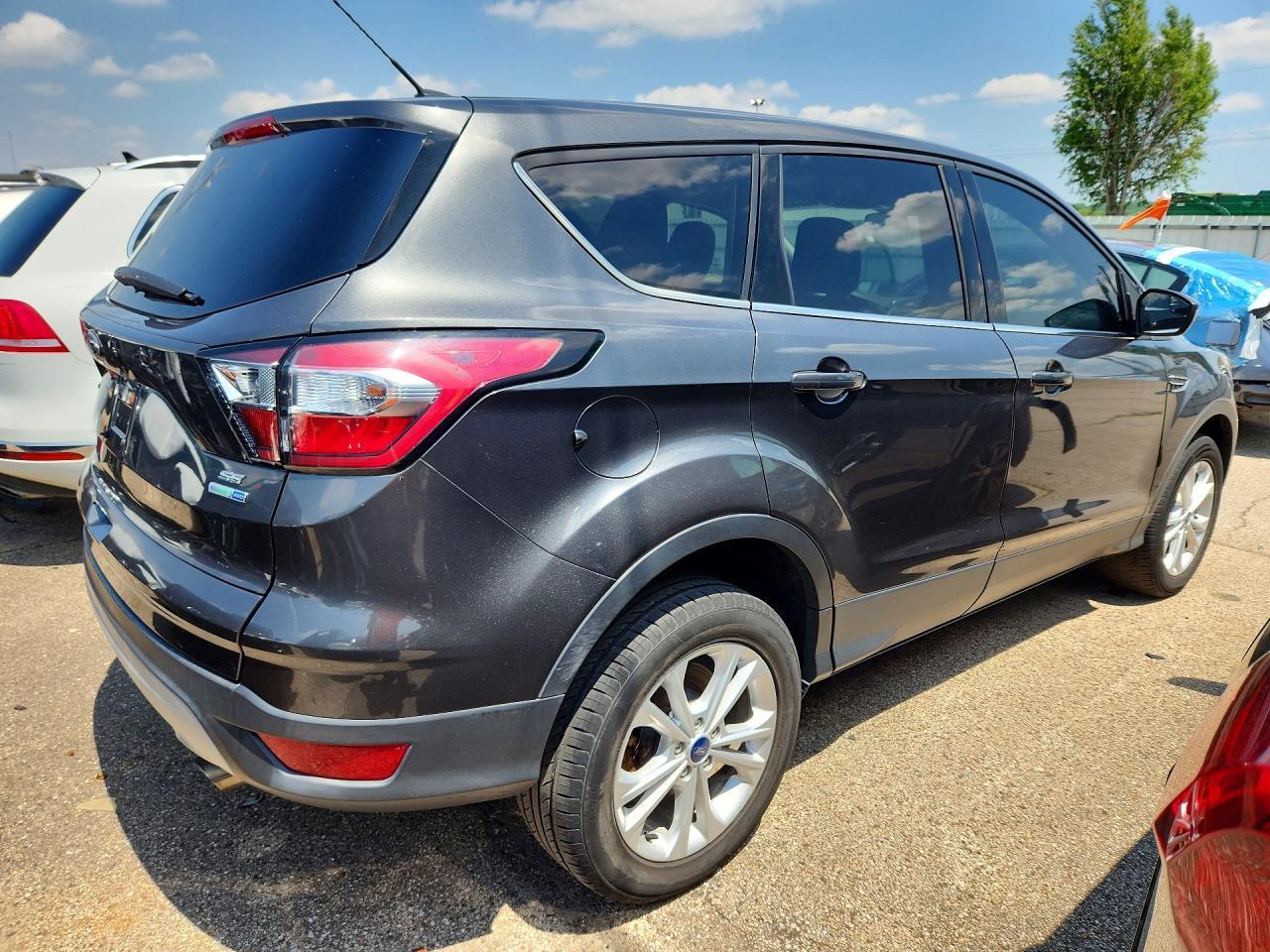 2017 Ford Escape Se - Фото 3