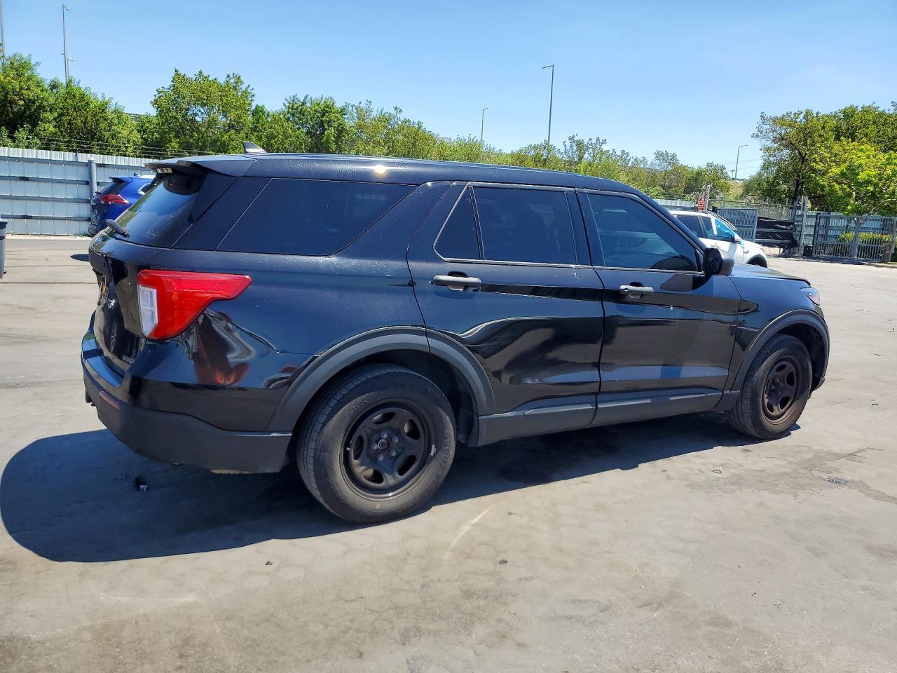 2022 Ford Explorer Police Interceptor - Image 3
