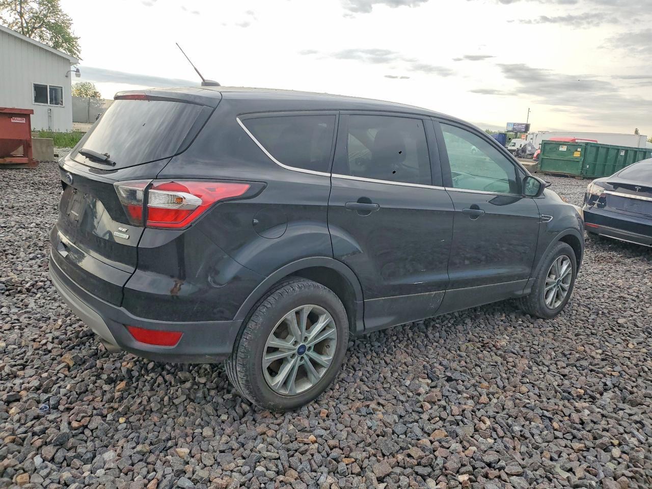 2017 Ford Escape Se - Фото 3
