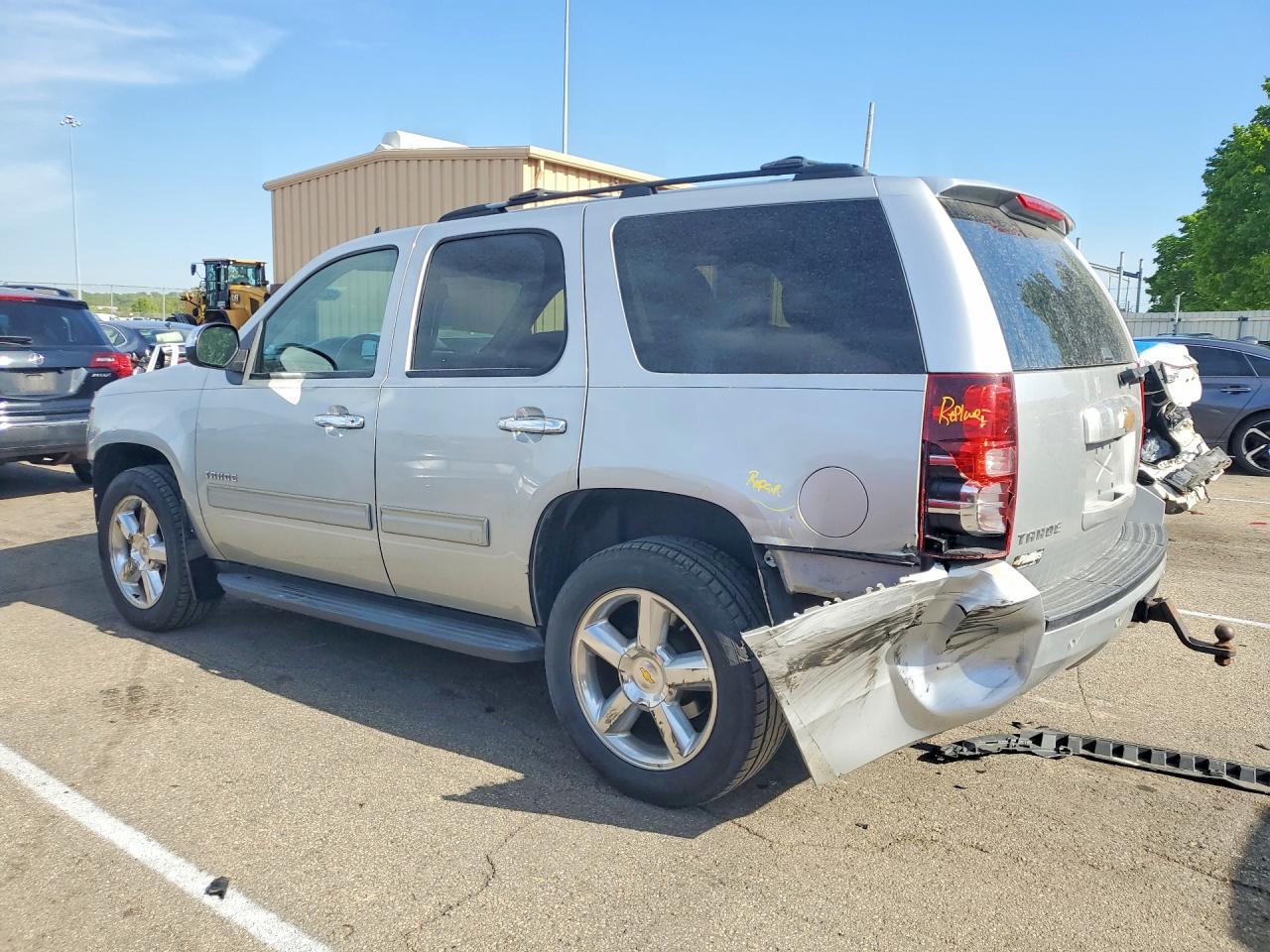 2013 Chevrolet Tahoe K1500 Ls - Фото 2