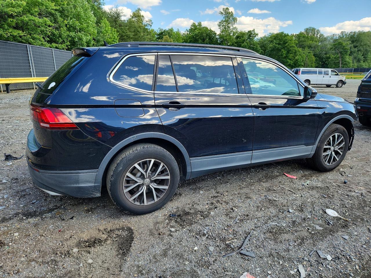2019 Volkswagen Tiguan Se - Image 3