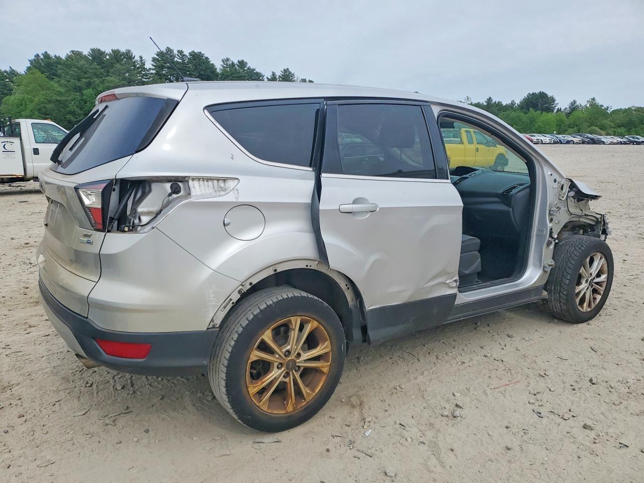 2017 Ford Escape Se - Фото 3