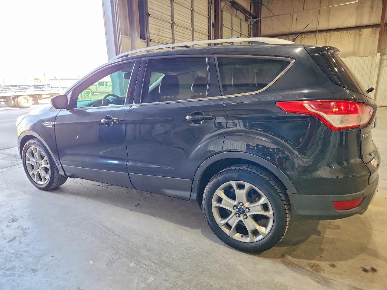 2015 Ford Escape Titanium - Фото 2