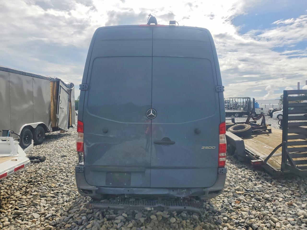 2018 Mercedes Benz Sprinter 2500 Delivery Van - Фото 6