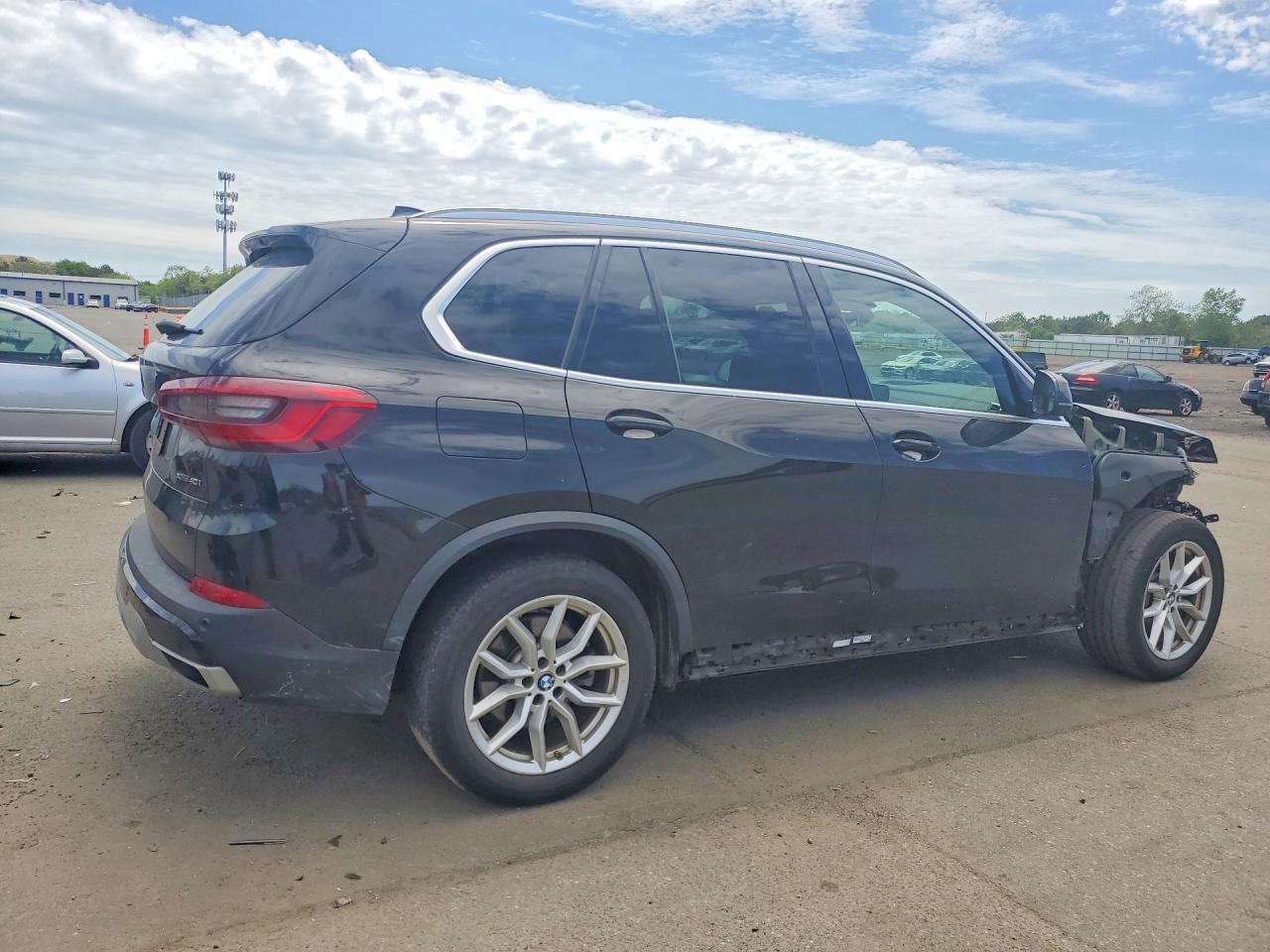 2019 BMW X5 xDrive40I - Image 3