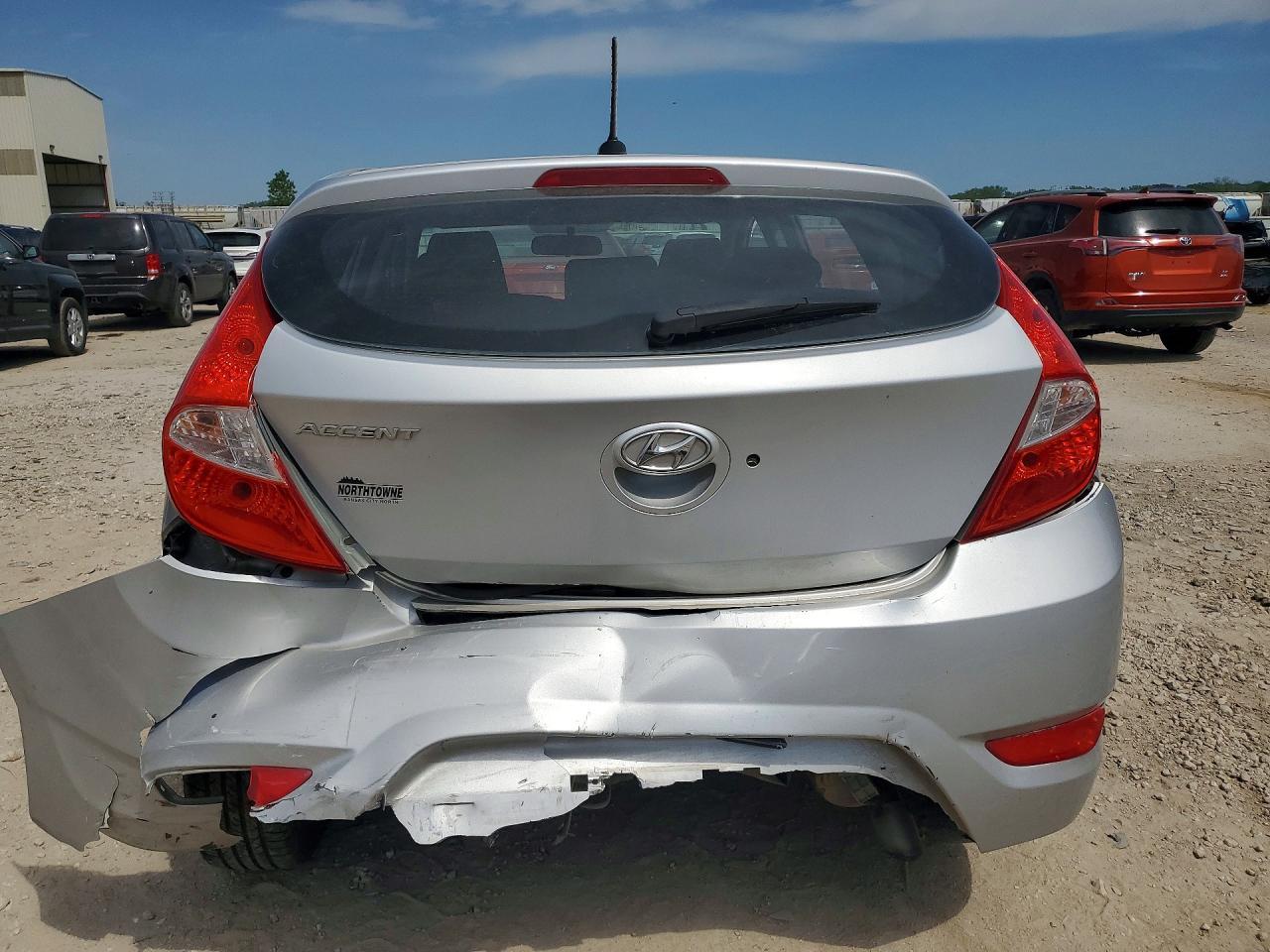 2012 Hyundai Accent - Фото 6