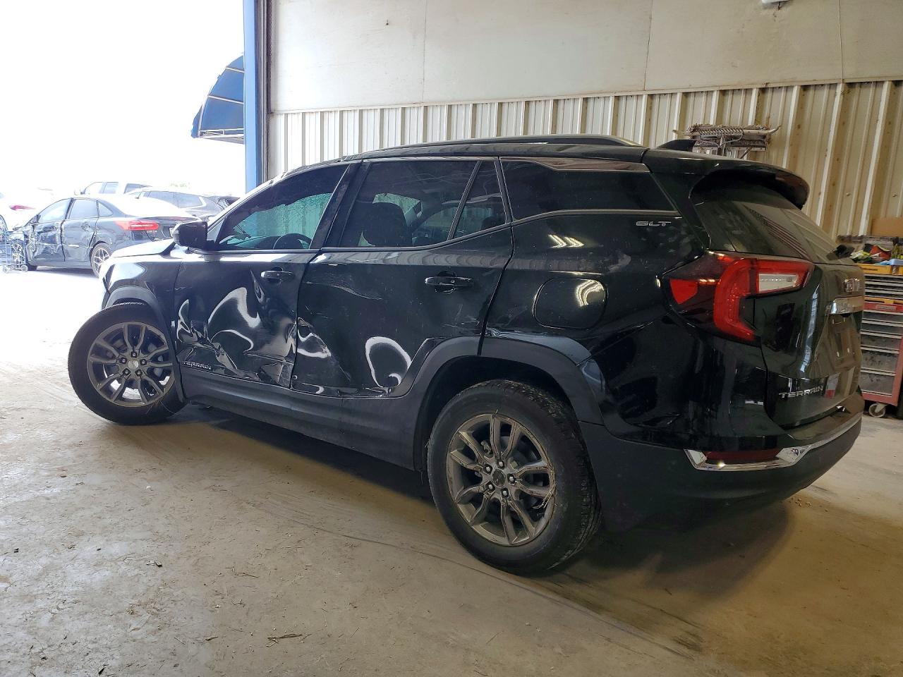 2022 GMC Terrain Slt - Image 2