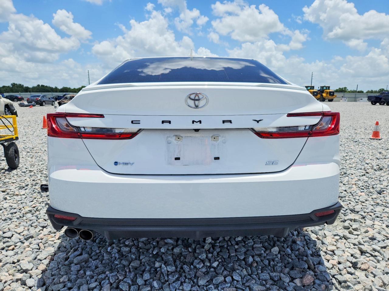 2026 Toyota Camry Se - Фото 6