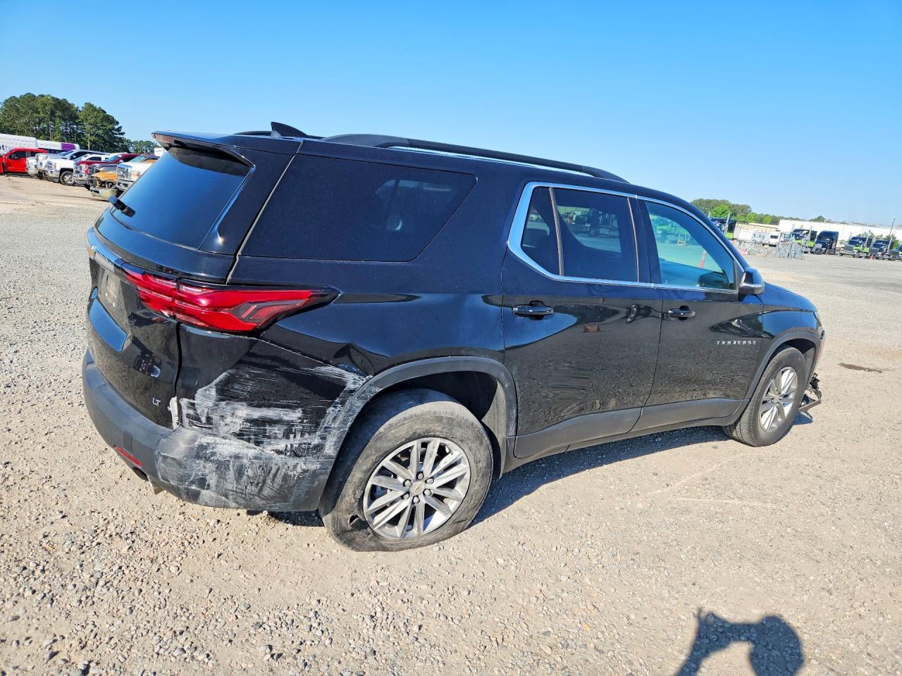 2023 Chevrolet Traverse Lt - Image 3
