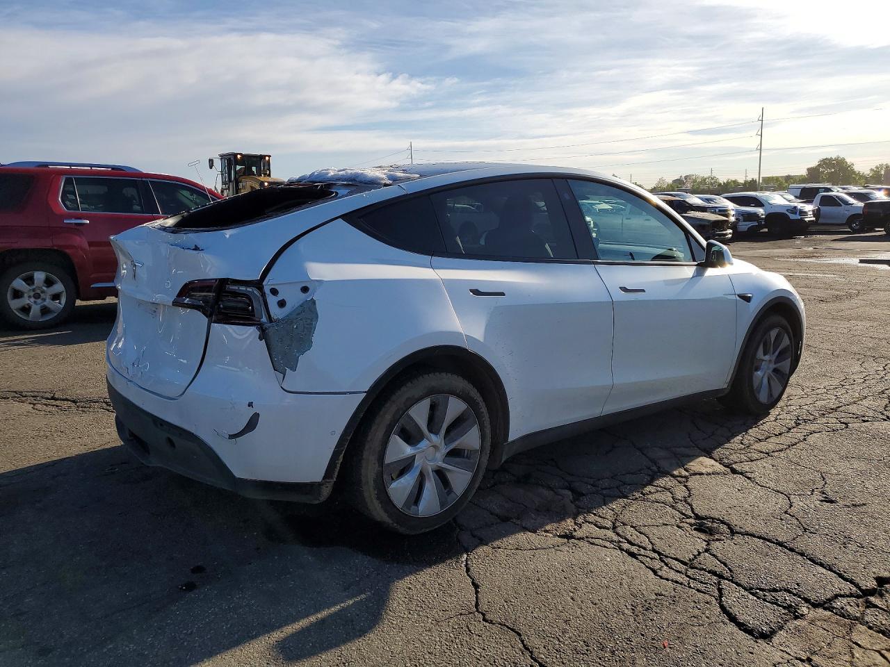 2022 Tesla Model Y - Image 3