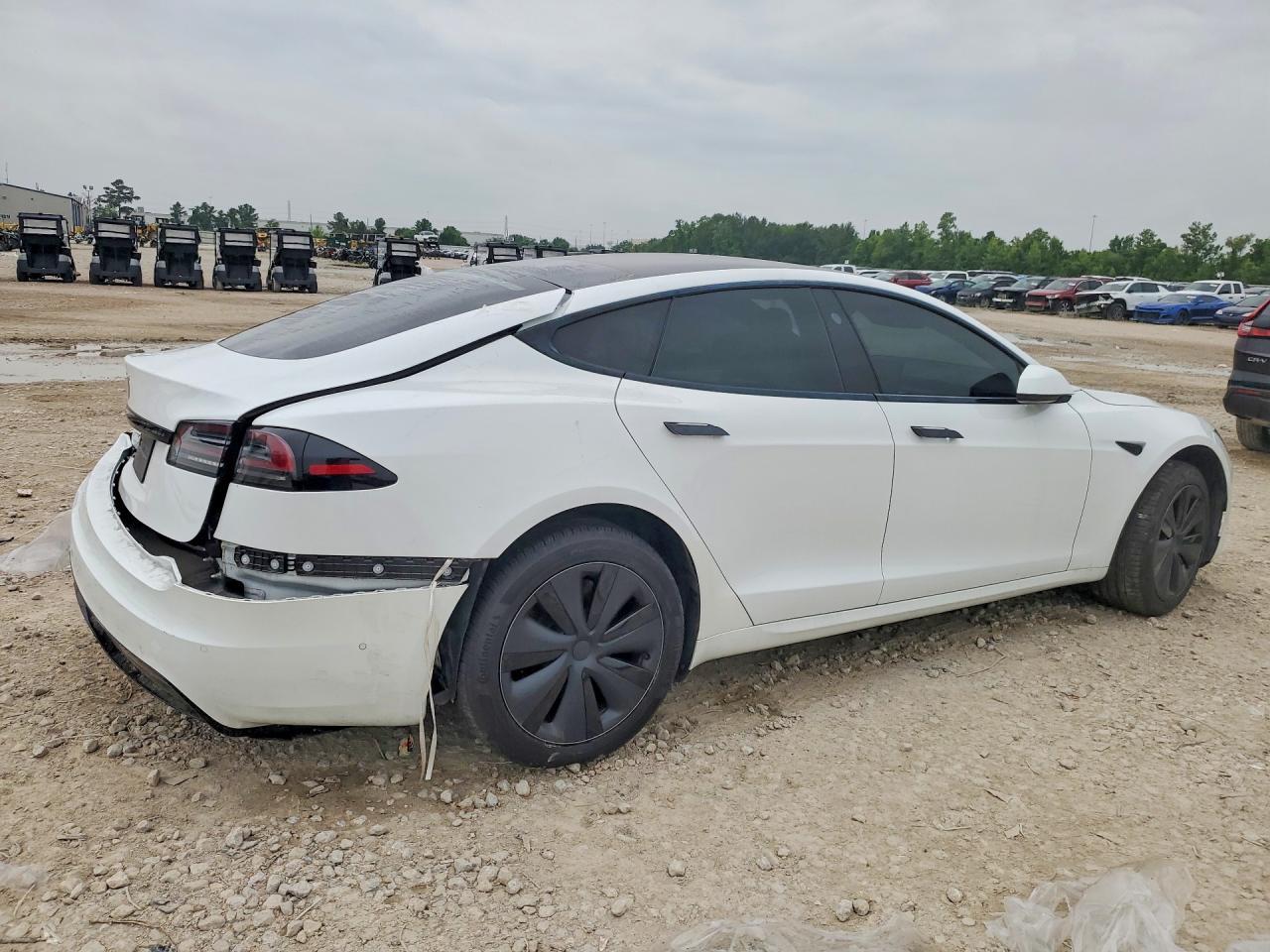2022 Tesla Model S - Image 3