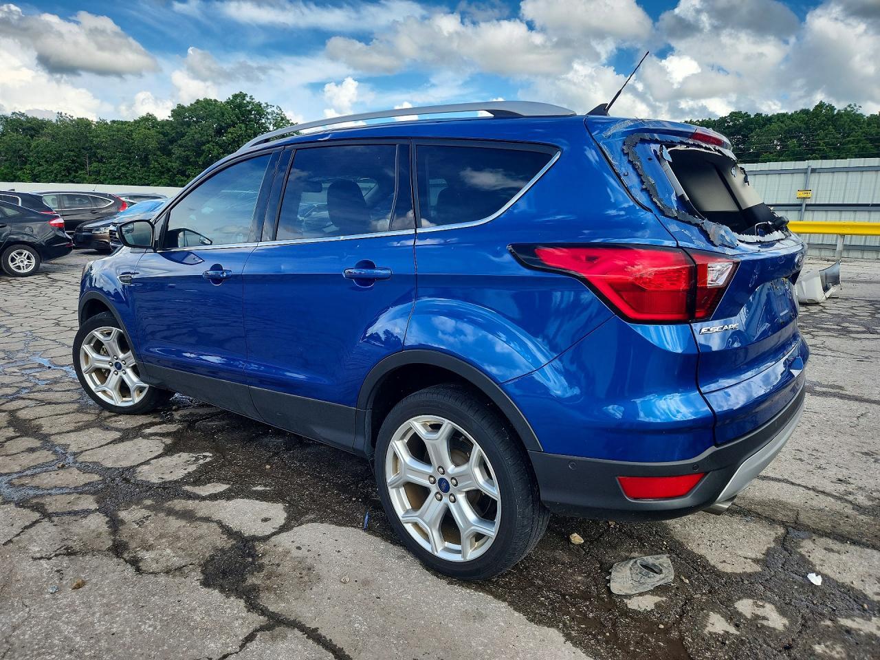 2019 Ford Escape Titanium - Фото 2