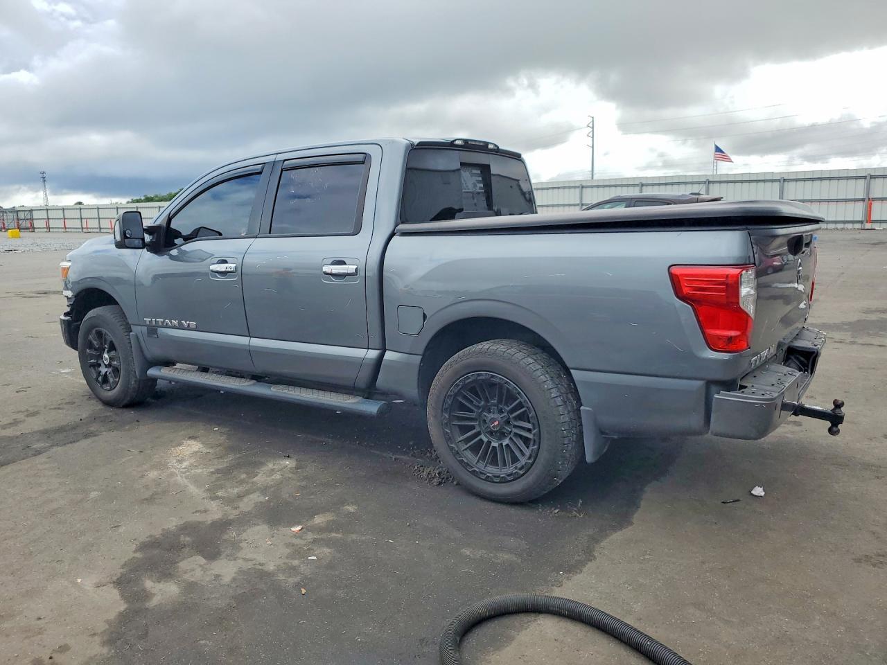 2018 Nissan Titan Sv - Фото 2