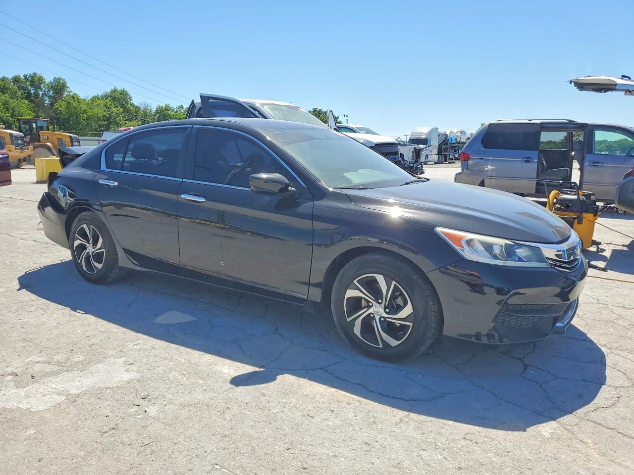 2017 Honda Accord Lx - Фото 4