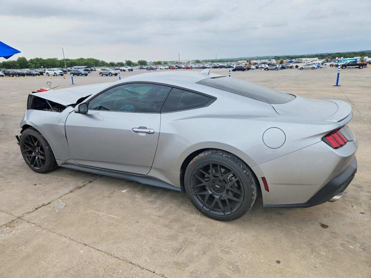 2024 Ford Mustang - Фото 2