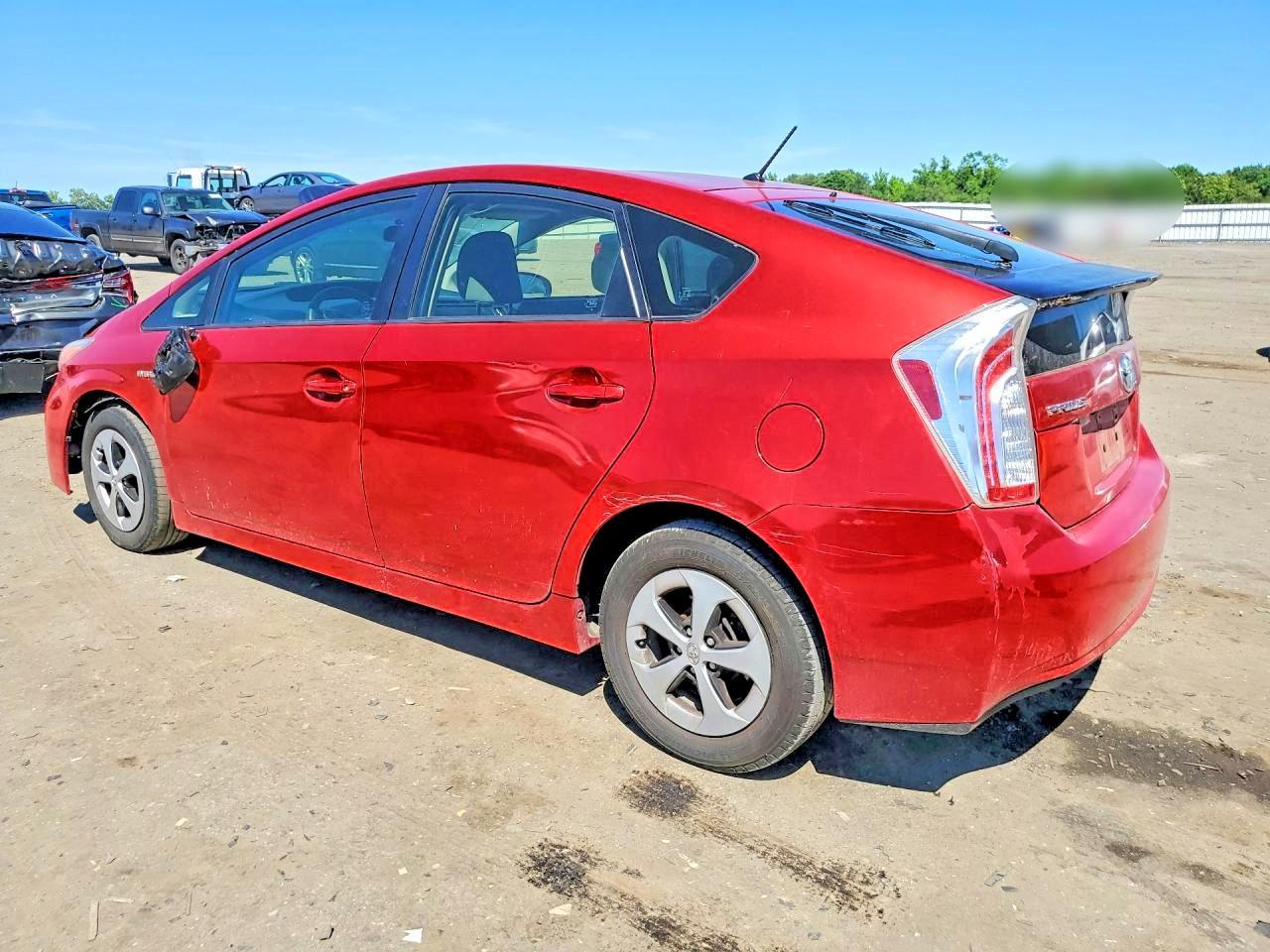 2015 Toyota Prius Two - Фото 2