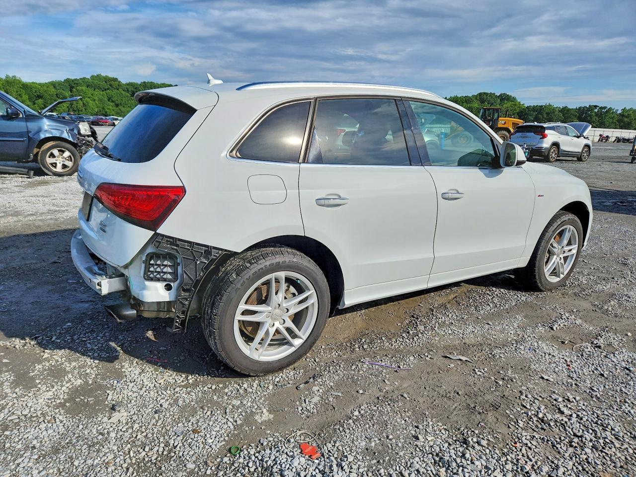 2016 Audi Q5 Premium Plus S-Line - Image 3
