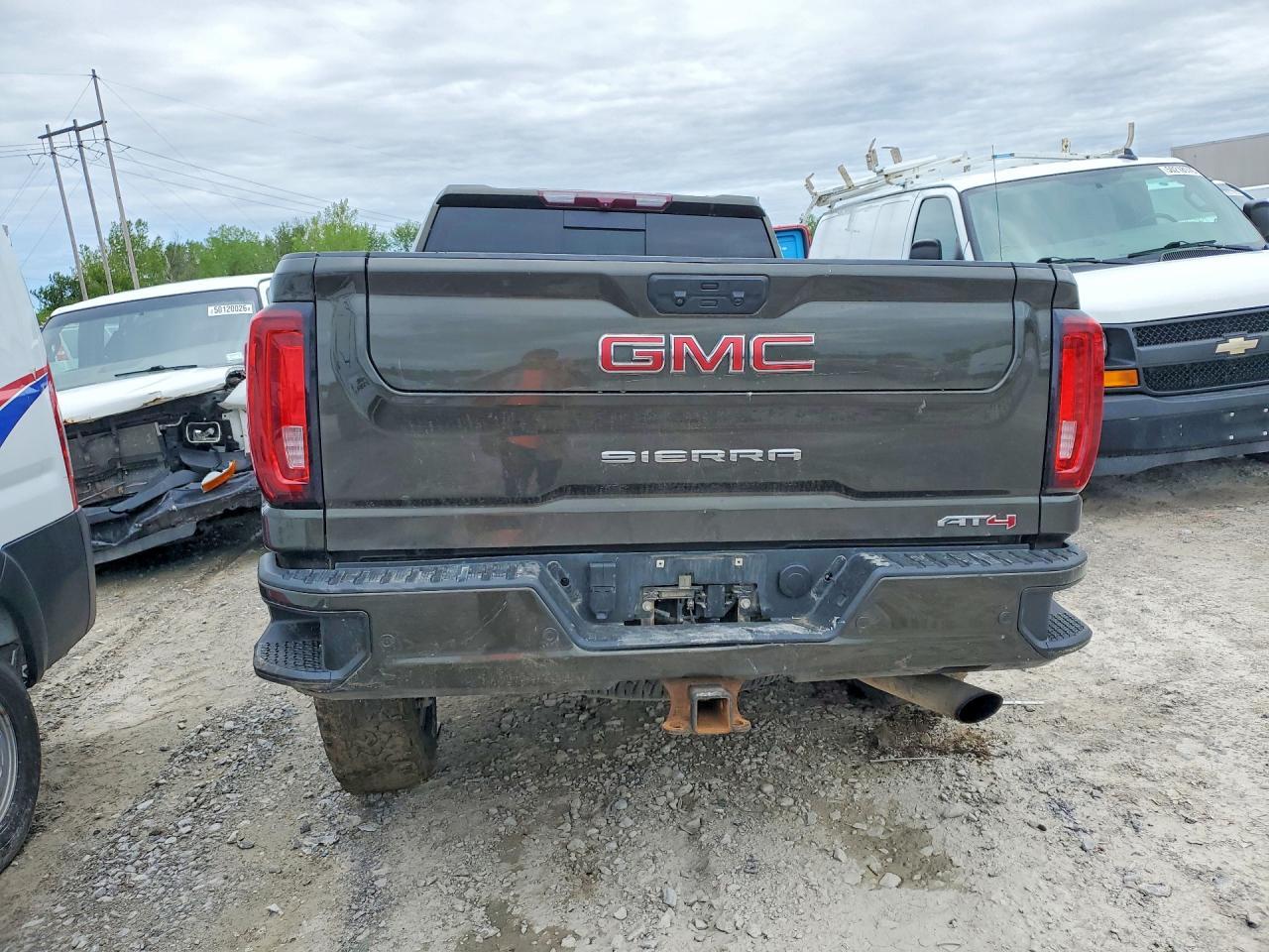 2022 GMC Sierra K3500 At4 - Фото 6