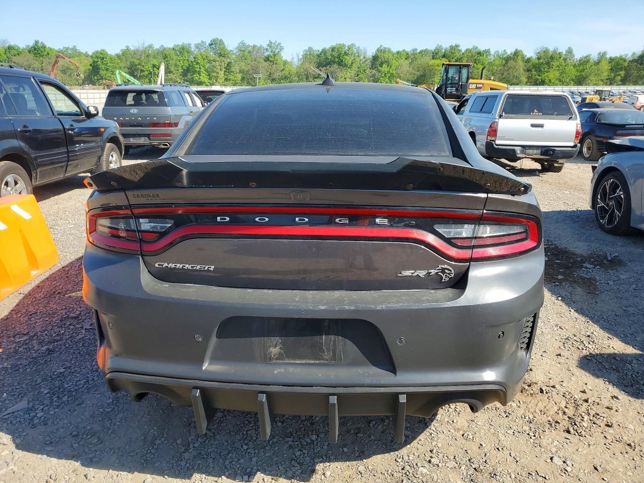 2016 Dodge Charger R - Image 6
