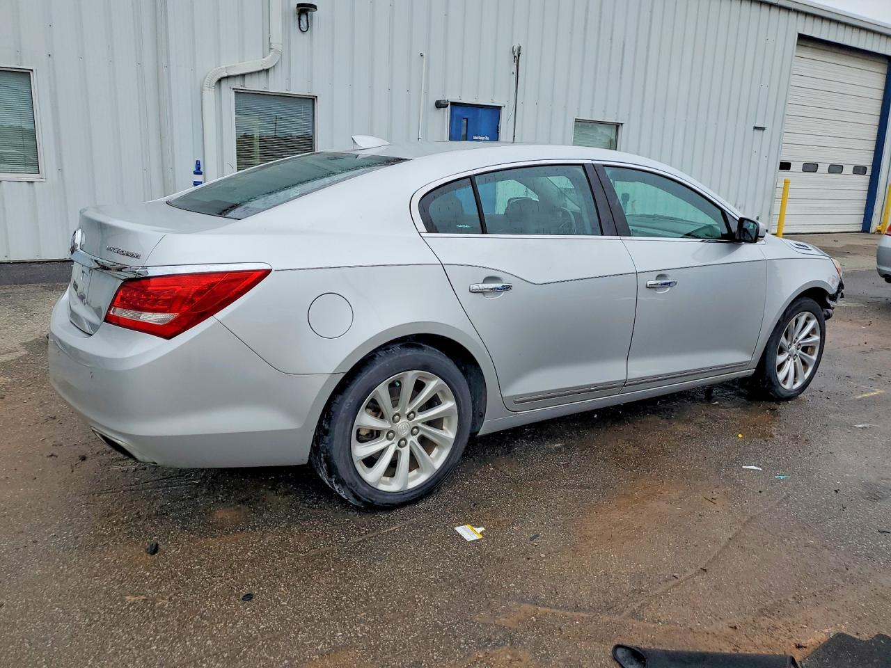 2016 Buick Lacrosse - Image 3