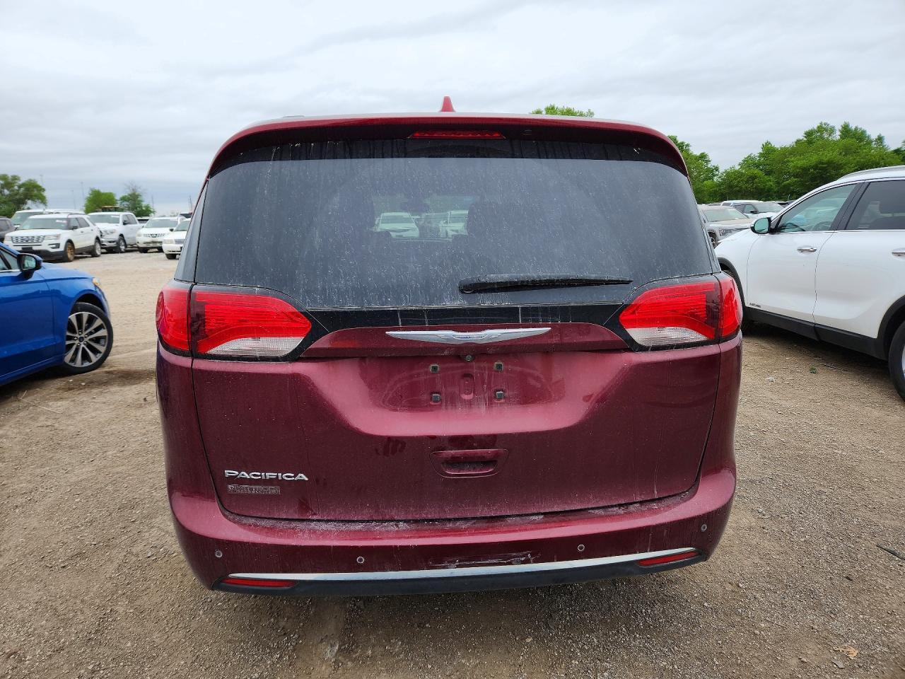 2017 Chrysler Pacifica Touring L - Фото 6