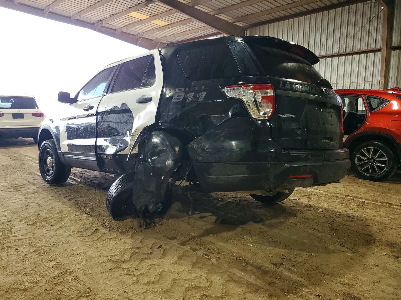 2019 Ford Explorer - Image 2