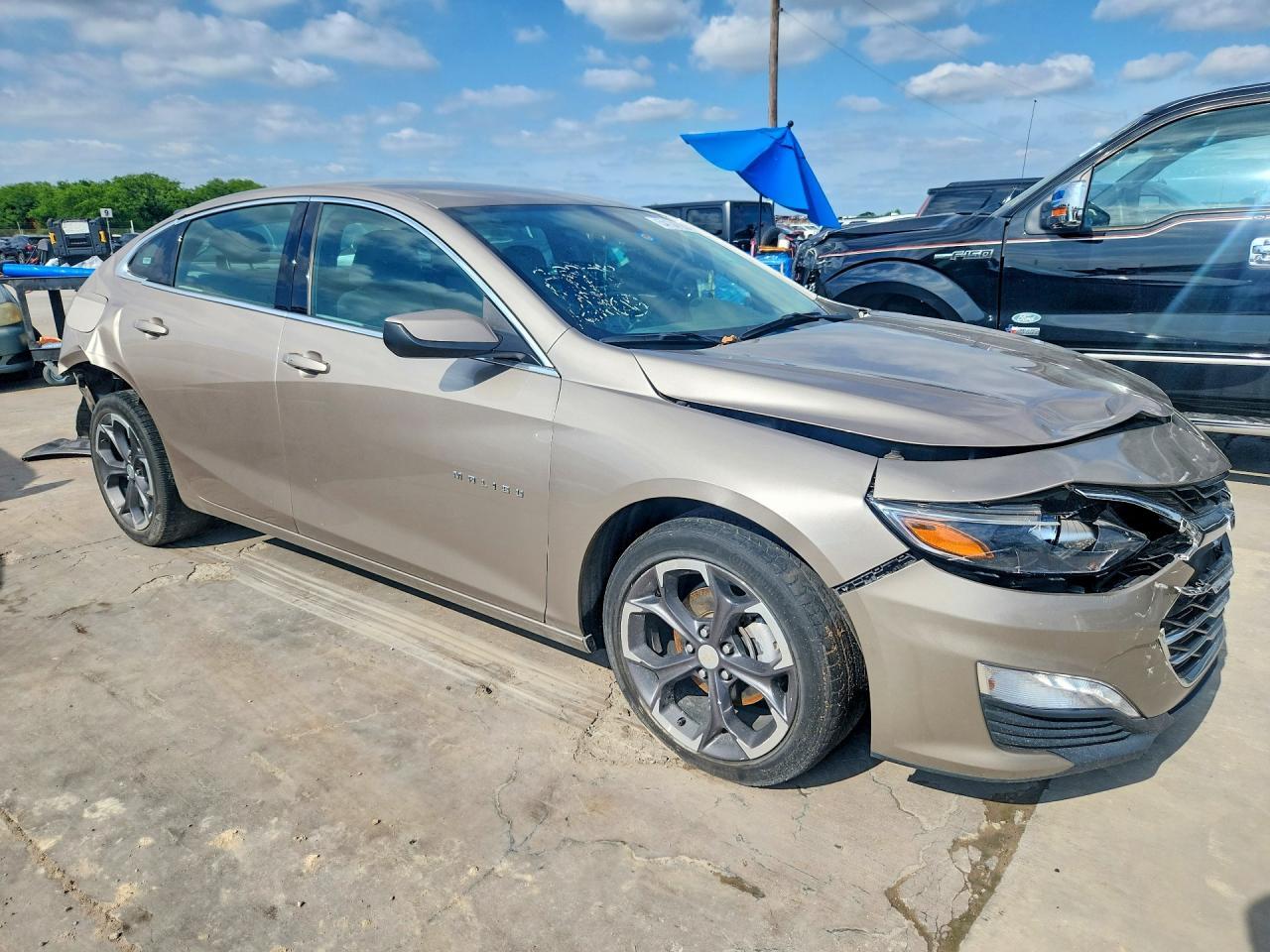 2022 Chevrolet Malibu - Image 4