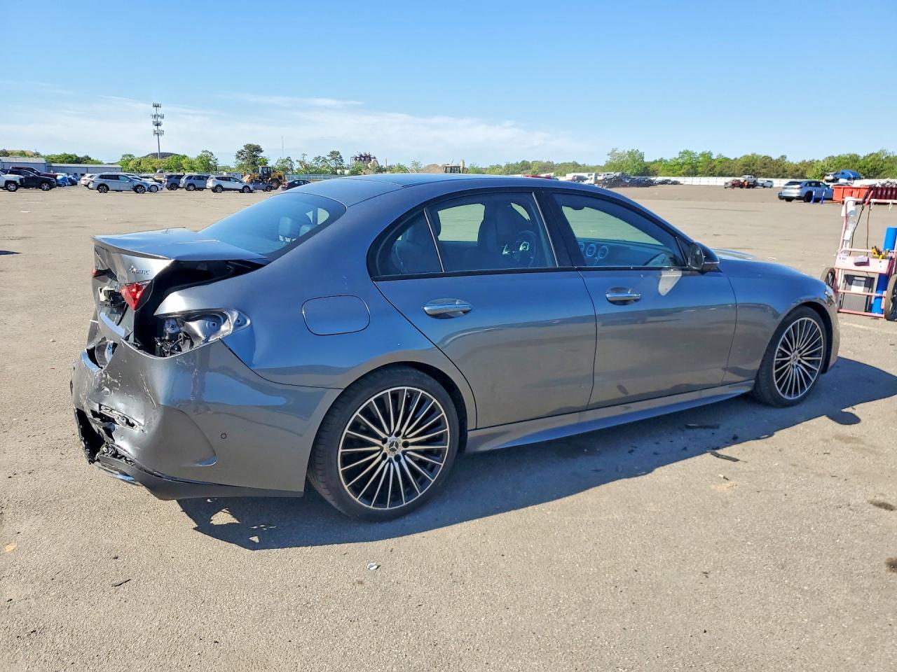 2025 Mercedes-Benz C 300 4Matic - Фото 3