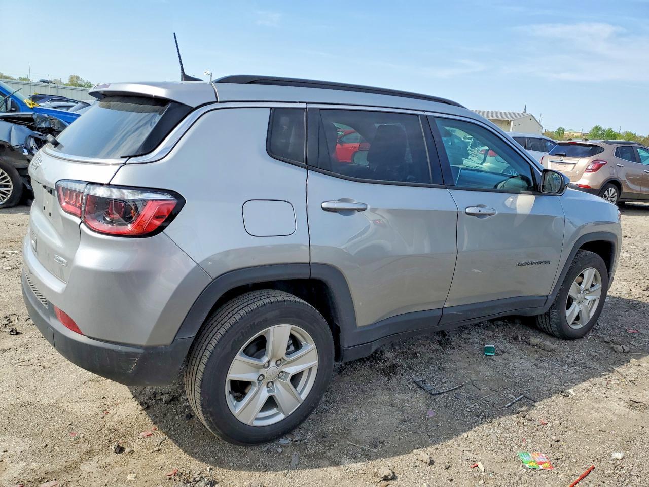 2022 Jeep Compass Latitude - Фото 3