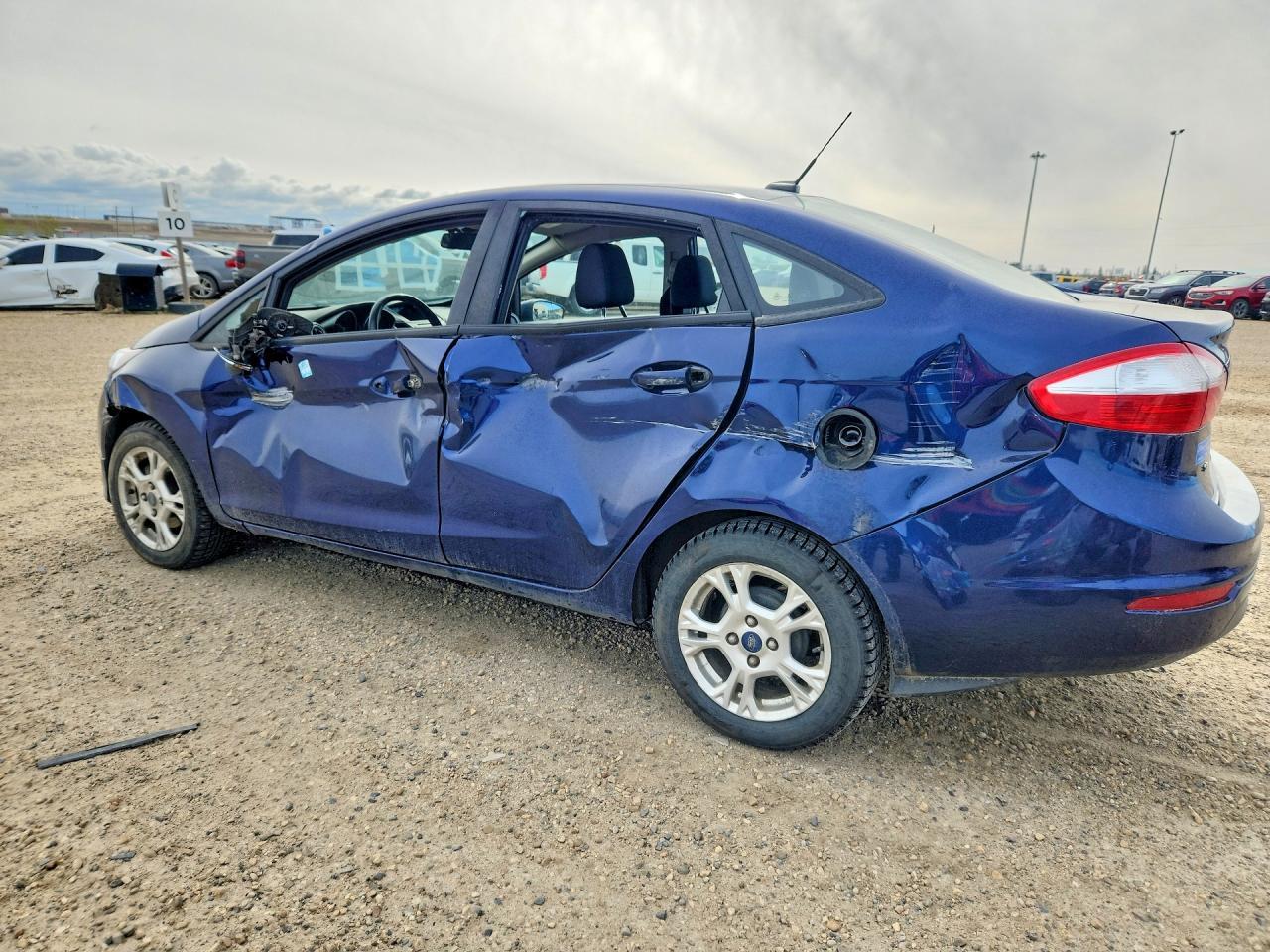 2016 Ford Fiesta Se - Фото 2