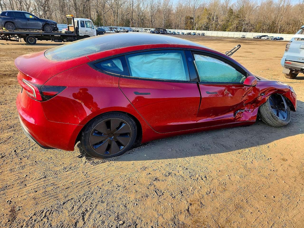 2025 Tesla Model 3 - Фото 3