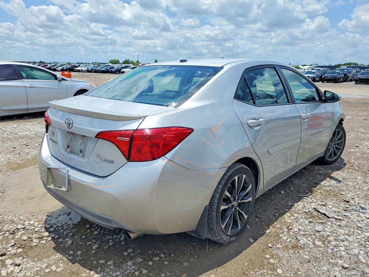 2017 Toyota Corolla Xse - Фото 3