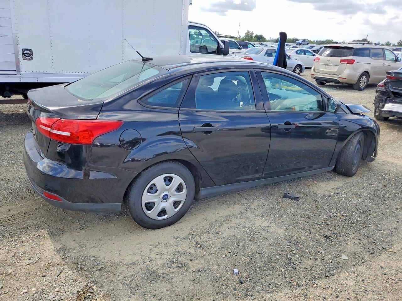 2016 Ford Focus S - Image 3
