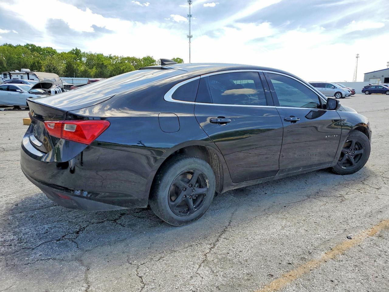 2018 Chevrolet Malibu Ls - Фото 3