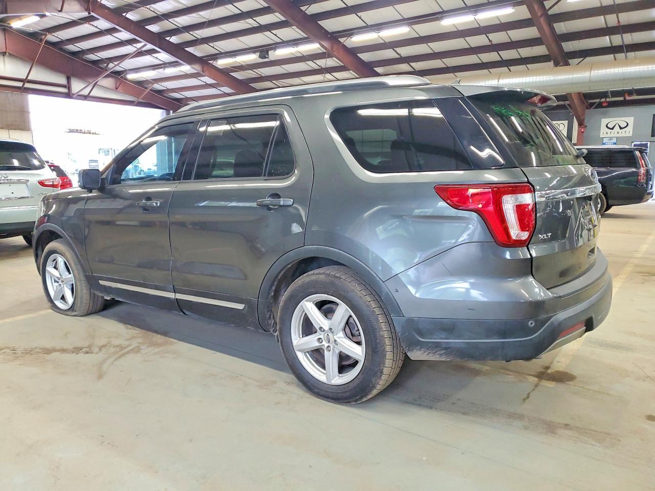 2019 Ford Explorer Xlt - Image 2
