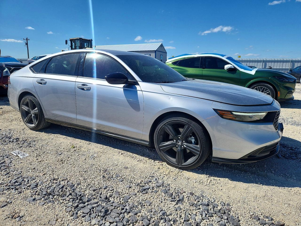 2023 Honda Accord Hybrid Sport-L - Image 4