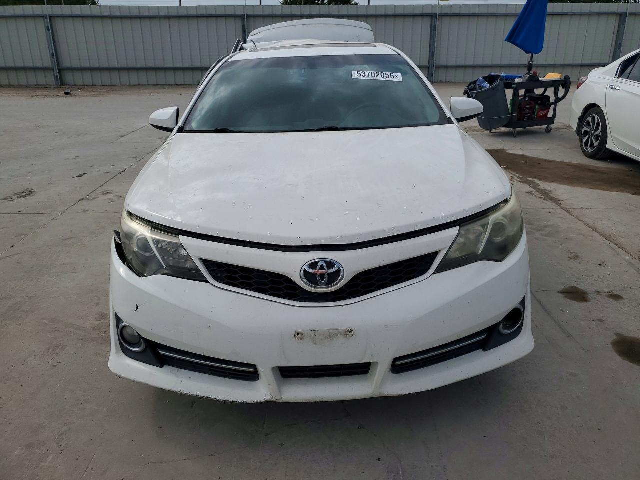 2014 Toyota Camry Se - Image 5