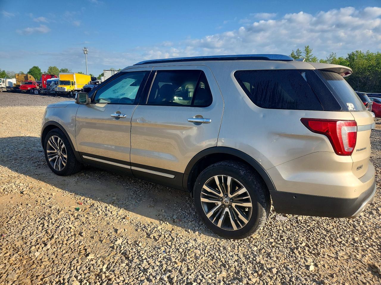 2017 Ford Explorer Platinum - Фото 2
