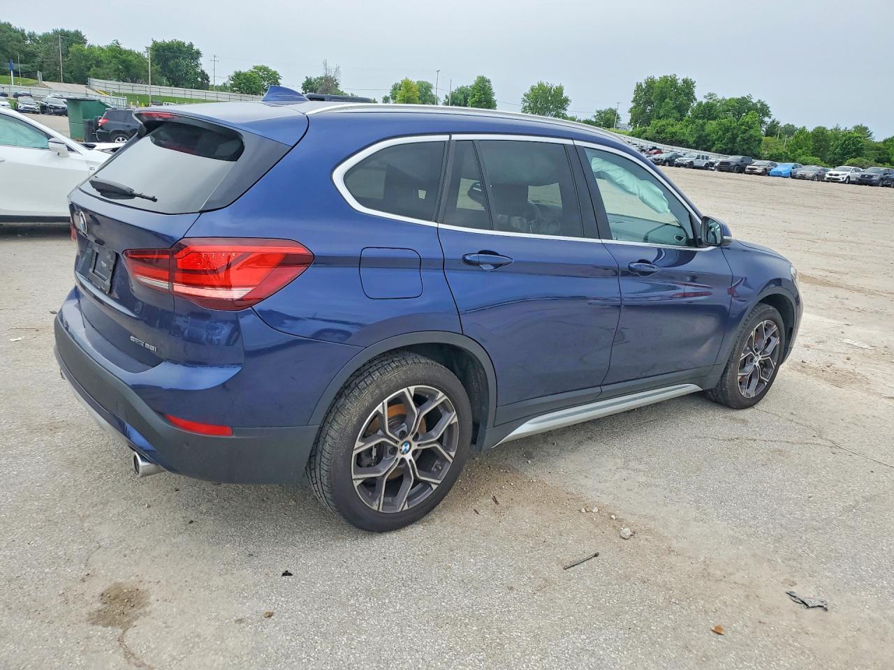 2020 BMW X1 Sdrive28I - Фото 3