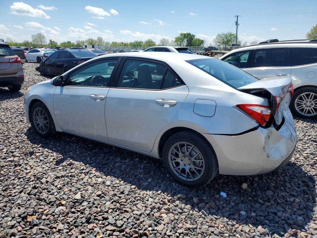 2015 Toyota Corolla Le - Фото 2