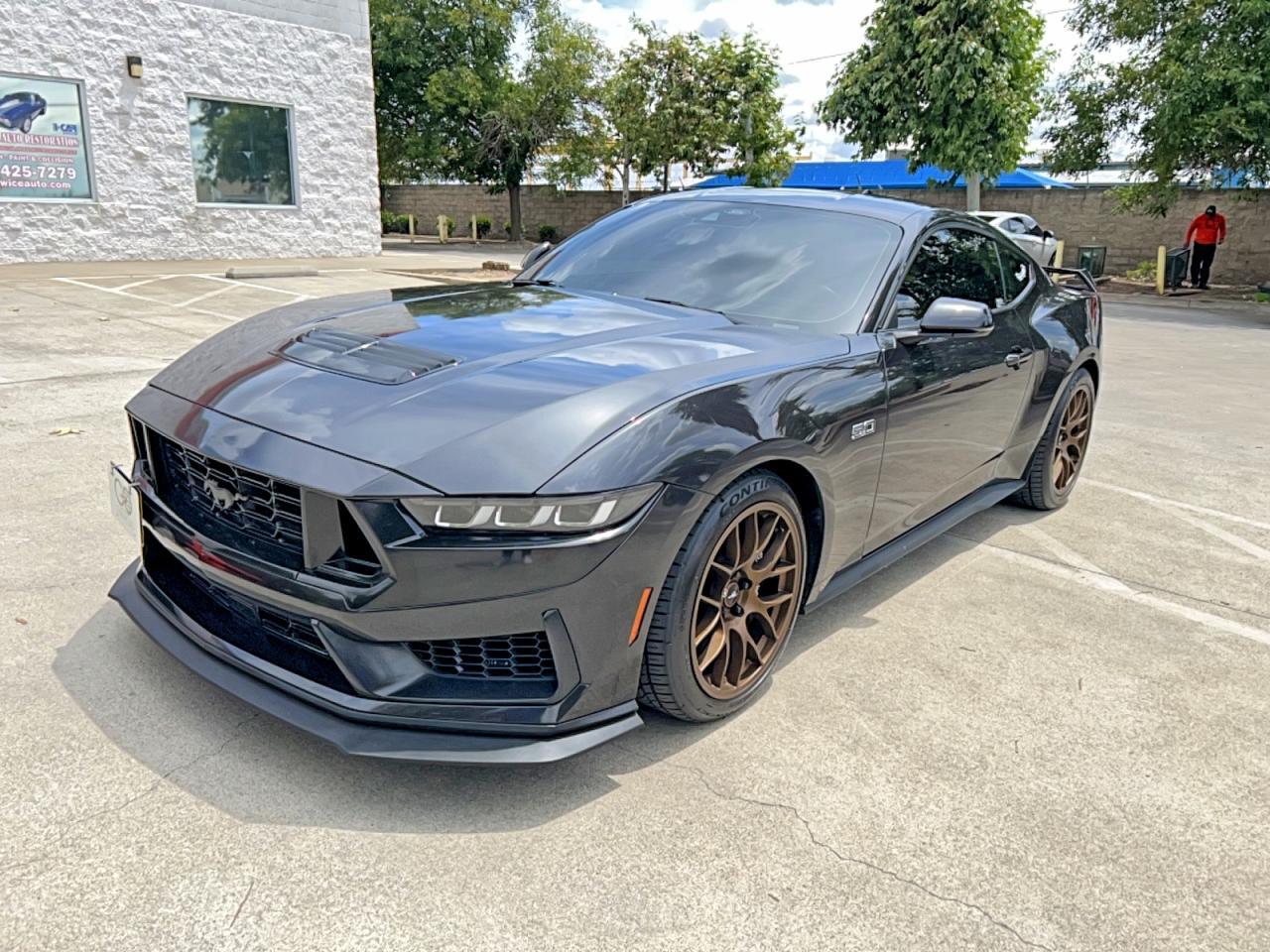 2024 Ford Mustang Gt - Фото 2