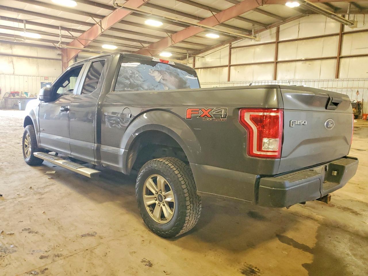 2016 Ford F150 Super Cab - Фото 2