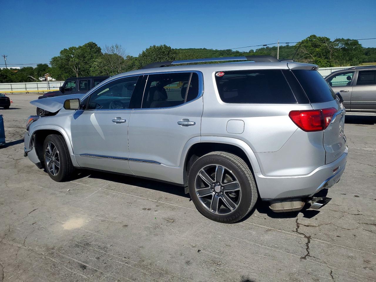 2017 GMC Acadia Denali - Фото 2