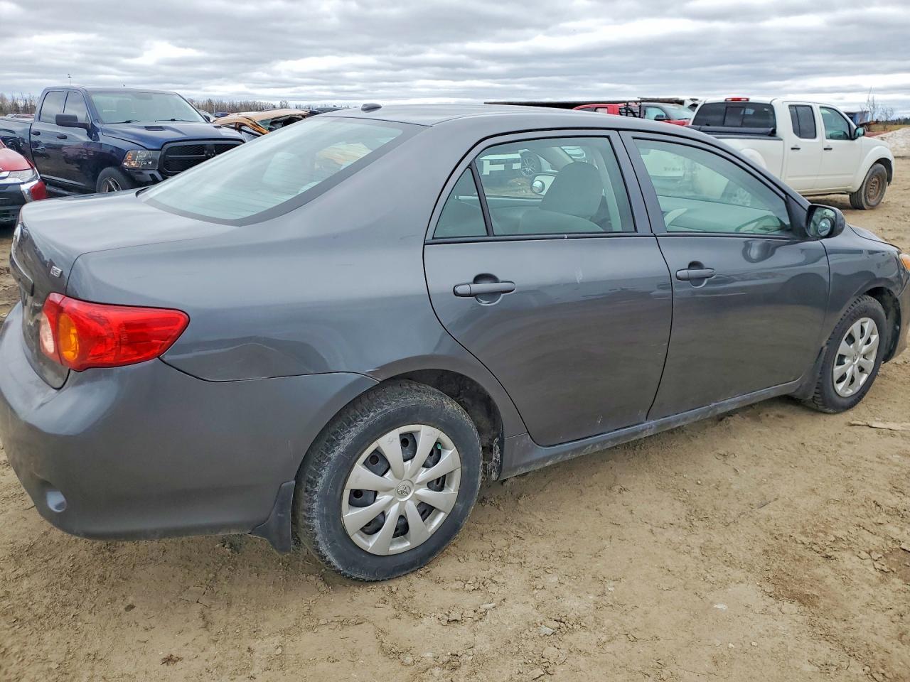 2010 Toyota Corolla Base - Фото 3