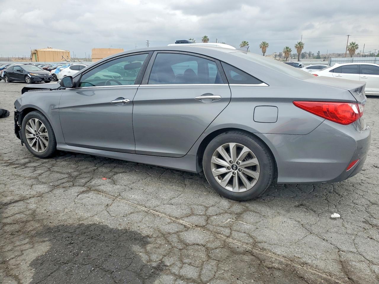 2014 Hyundai Sonata Limited - Image 2
