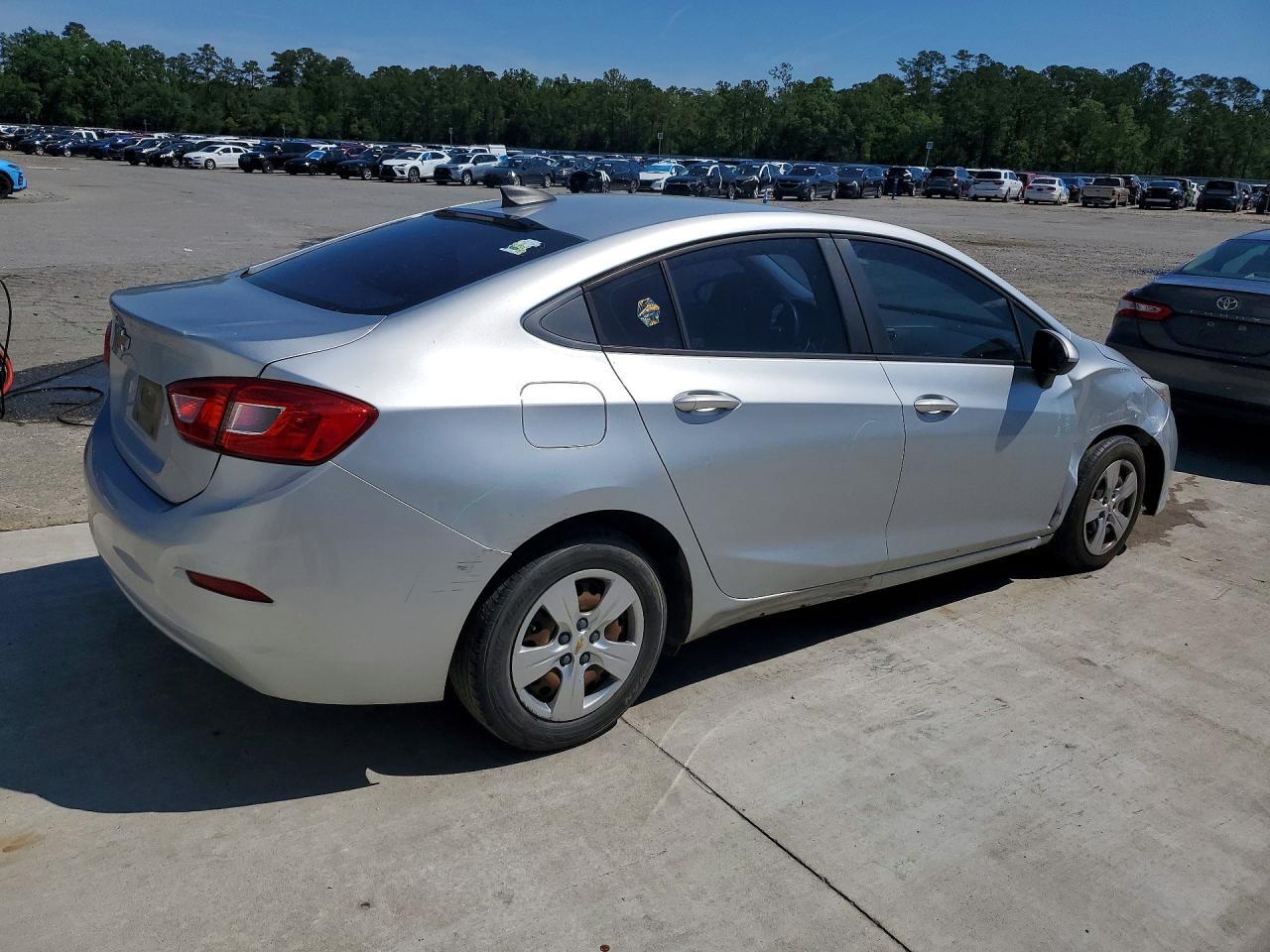 2018 Chevrolet Cruze Ls - Фото 3